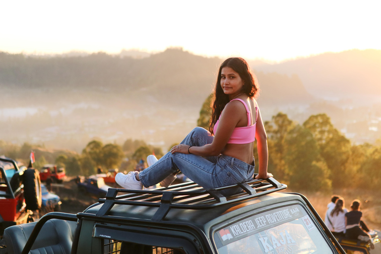 Tour privado: MT Batur Amanecer en Jeep y Aguas TermalesViaje en Jeep al Amanecer del Monte Batur, Traslado al Hotel y Aguas Termales