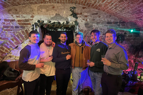 Riga: 2 in 1 - Old Town Walking Tour & Pub Crawl