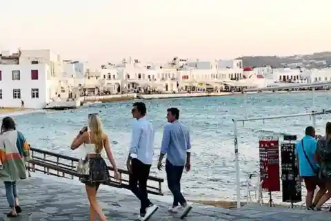 Tour a piedi storico e culturale della città vecchia di Mykonos.