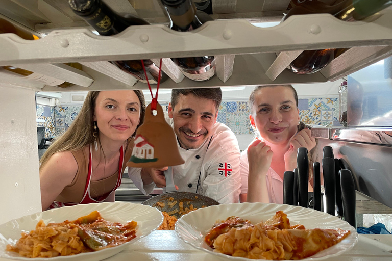 佛罗伦萨：意面制作课程，含晚餐、葡萄酒和... 唱歌！佛罗伦萨：意面制作课程，含晚餐、葡萄酒...还有歌唱！