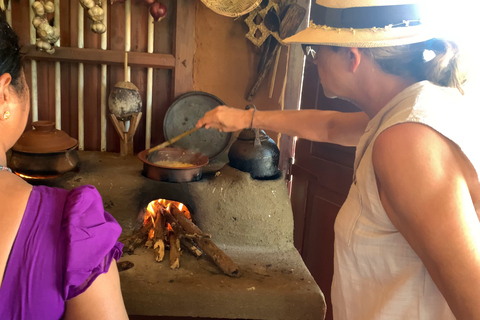 Sigiriya, Tea Plucking & Waterfalls visit 3Days Private tour Colombo : Sigiriya ,Kandy & Waterfall ,Tea factory Visit