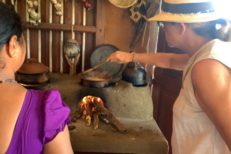 Sigiriya, Tea Plucking & Waterfalls visit 3Days Private tour Colombo : Sigiriya ,Kandy & Waterfall ,Tea factory Visit