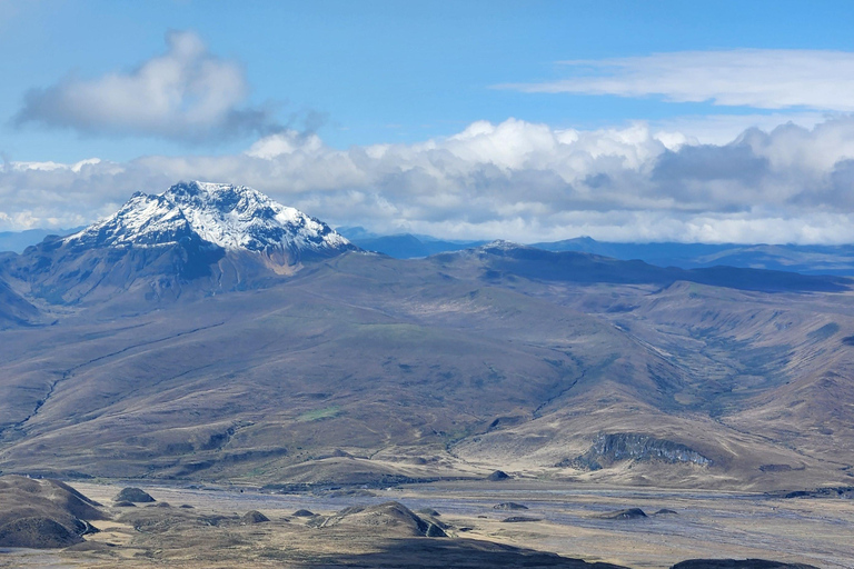 From Quito: Private Andes Tour to Cotopaxi & Quilotoa Lagoon