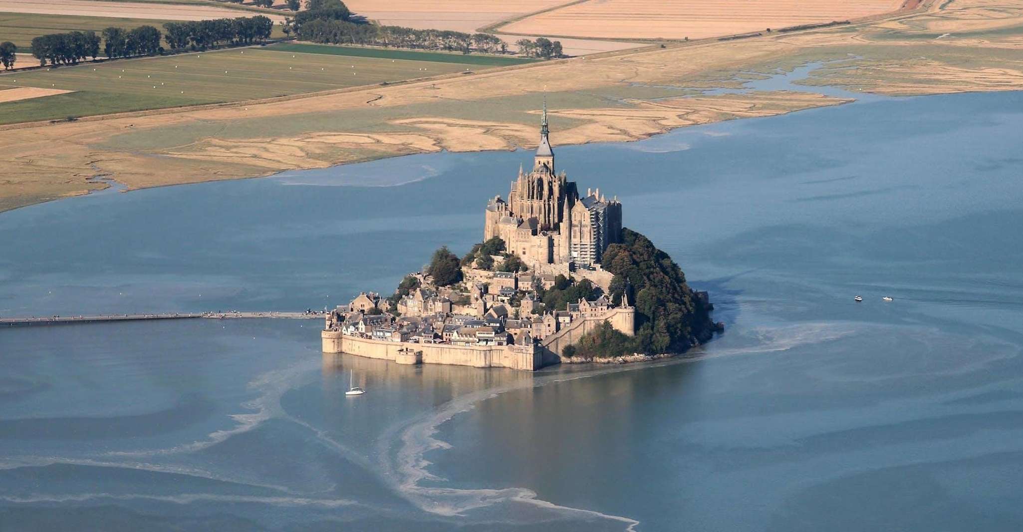 Mont Saint-Michel , The History Digital Audio Guide - Housity