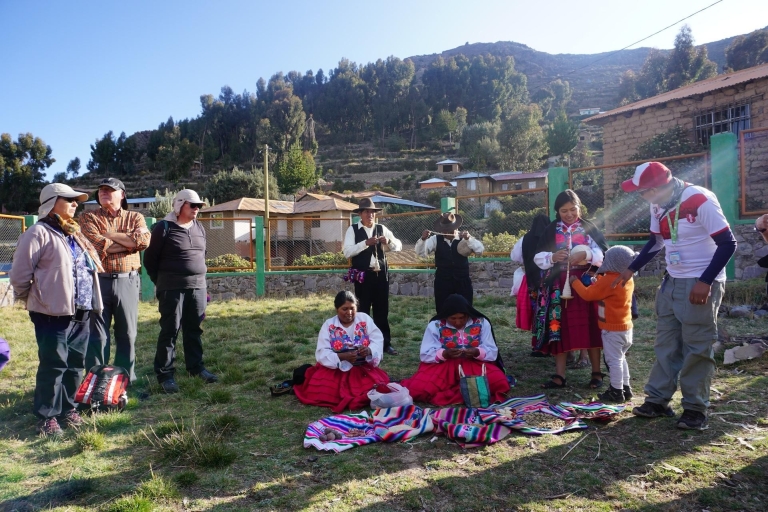 Hele dag rondleiding over het Titicacameer vanuit Puno met lunch inbegrepen