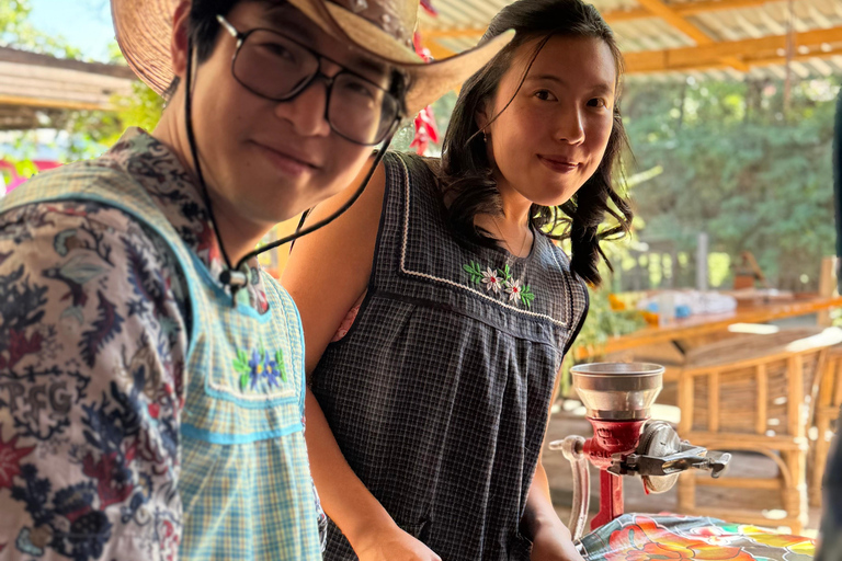 Oaxaca: Cooking Class with Market Tour and Mezcal Tasting