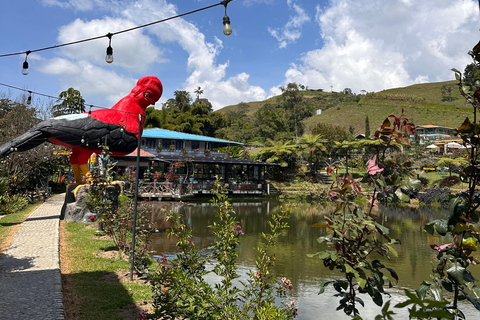 Medellín: 2-Day Jardín and Tapartó Tour with Accommodation