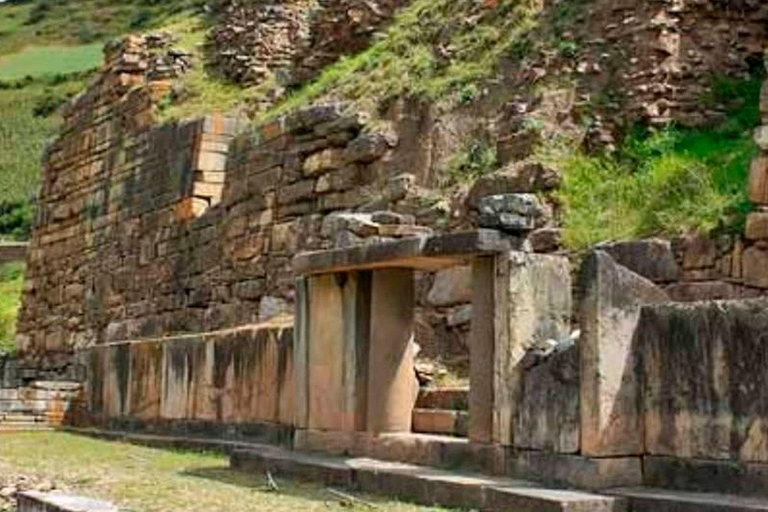 From Huaraz: Chavín de Huántar Full-Day Tour with Lunch