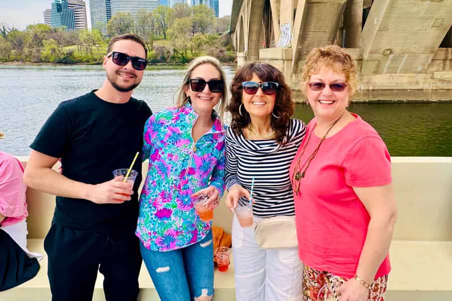 Washington, DC: Potomac-River-Sightseeing-Fahrt am Wochenende. Foto: GetYourGuide Washington, DC: Potomac-River-Sightseeing-Fahrt am Wochenende. Foto: GetYourGuide