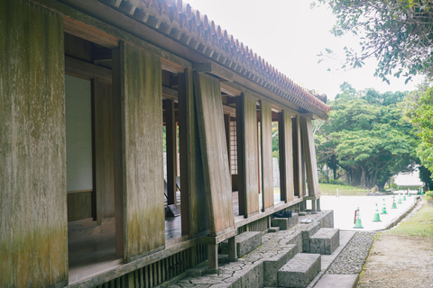 Naha: Okinawa Shuri Castle Peace Walking Tour