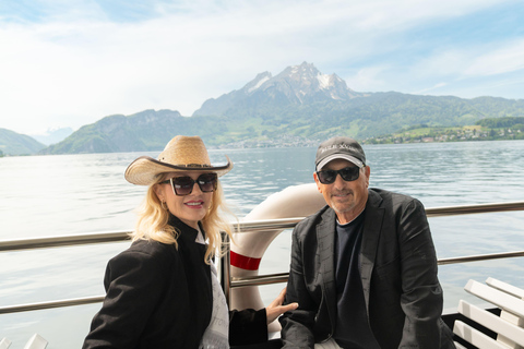 Lucerne: Lake Cruise & Old Town Tour w/ Guide & Photographer