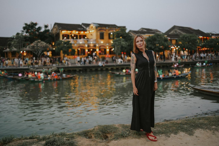 Hoi An: Private Photoshoot with Rowboat Ride & Lanterns