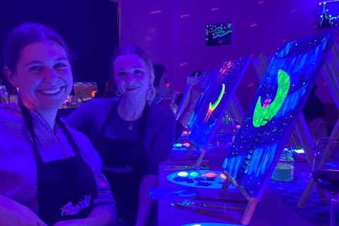 Paint and Sip in the Dark at Rembrandt van Wine Rotterdam