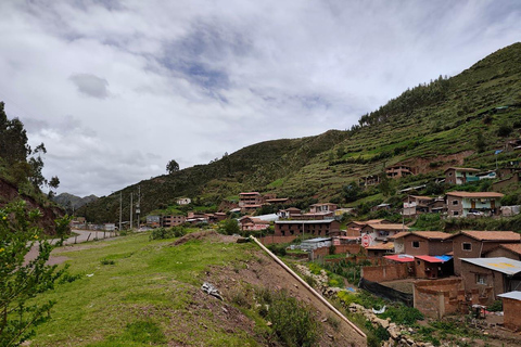 From Cusco: Sunset Llama Trek with Stargazing & Bonfire