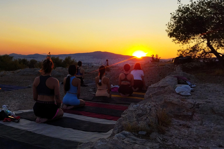Mityczna joga i medytacja w Atenach o wschodzie i zachodzie słońcaAkropol w Atenach Mityczna joga i medytacja Wschód i zachód słońca