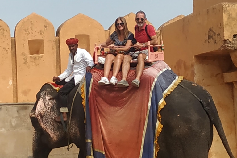 Jaipur: Instagram photography Tour Private car, Guide, All monuments tickets and lunch
