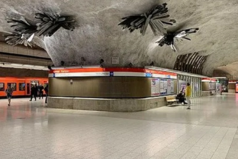 Helsinki: Underground War Bunker, Icebreaker & Tram Tour