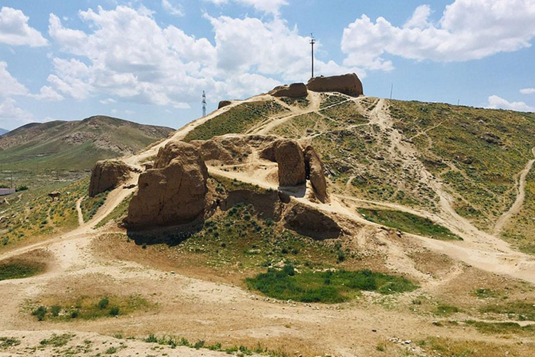 Bukhara: Nurata, Sarmyshsoy Petroglyphs & Gijduvan Day Trip Tour to Sarmyshsoy Gorge with a Small Group