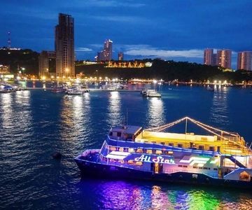 Pattaya: All Star Dinner Cruise, Cabaret Show & Beer Buffet