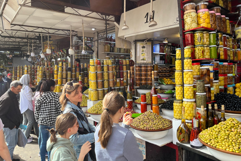 Marrakesh: Saadian Tombs, Bahia Palace, Mellah & Medina Tour Shared Group Walking Tour in English from the Meeting Point
