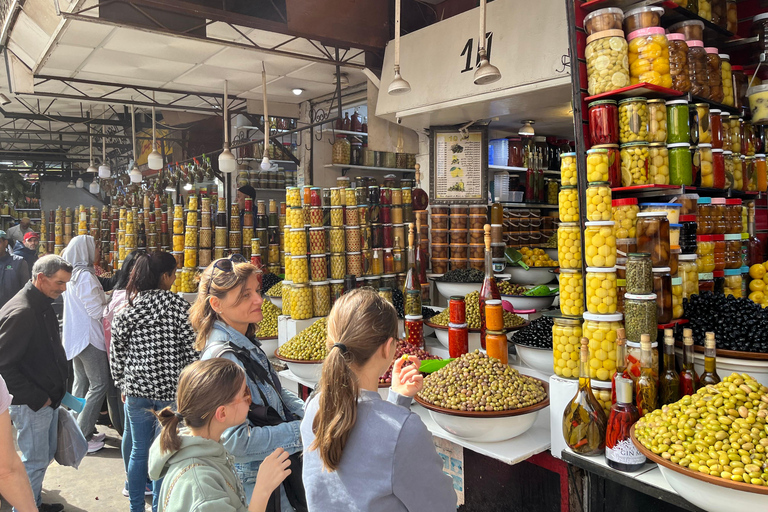 Marrakesh: Saadian Tombs, Bahia Palace, Mellah & Medina Tour Shared Group Walking Tour in English from the Meeting Point