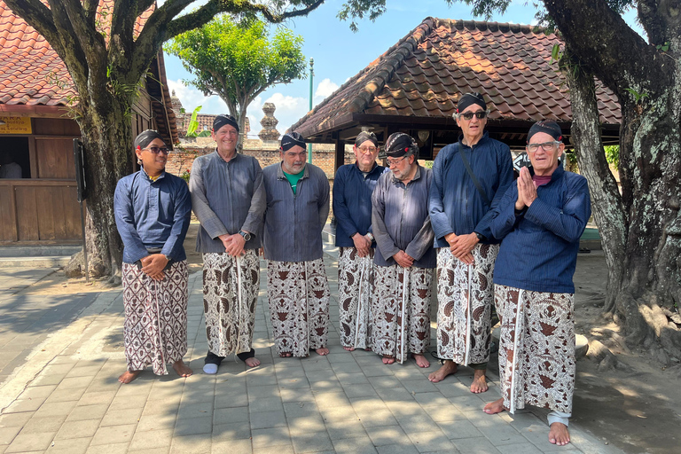 Yogyakarta: Kotagede Heritage by Becak, Market & Royal Tombs