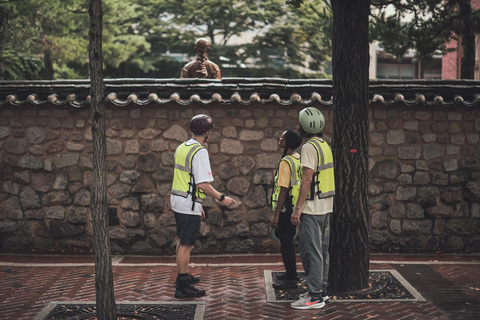 Séoul : Visite culinaire de l&#039;après-midi en Ebike et &quot;Happy Hour&quot; (nourriture et boissons)