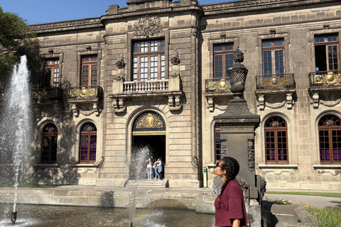 Chapultepec Castle: Private tour with local guide, tickets included Chapultepec Castle: Private Tour with Local Guide and Entrance Fees Included
