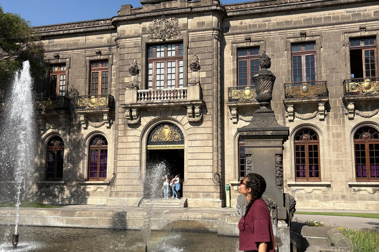 Chapultepec Castle: Private tour with local guide, tickets included Chapultepec Castle: Private Tour with Local Guide and Entrance Fees Included
