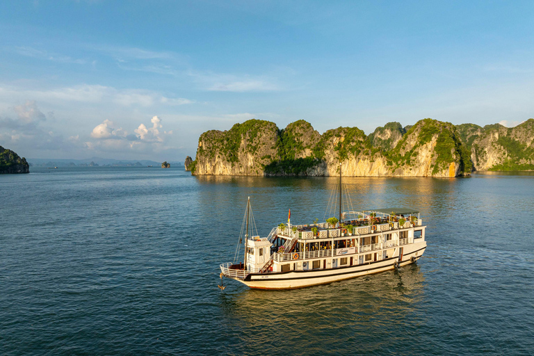 2-Day Peaceful in Bai Tu Long Bay with Luxury Cruise