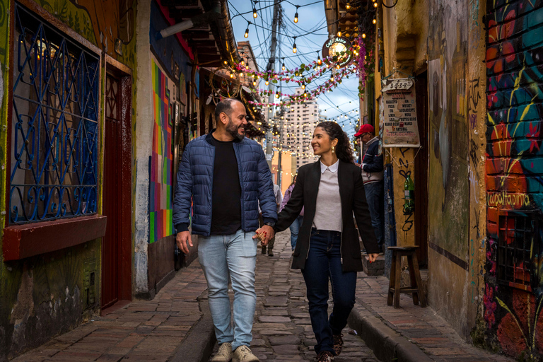 Candelaria Bogotá: Photo Shoot and Private Hike for Couples