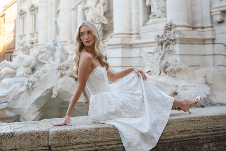 Rome: Private Editorial Shoot at Trevi Fountain or Colosseum Early Morning Trevi Fountain: 30-Minute Private Shoot