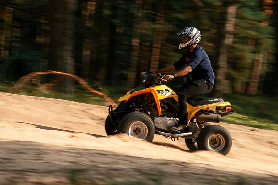 Private ATV/ Quad Bike Safari in Riga, Lettland. Foto: GetYourGuide