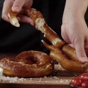 Garmisch-Partenkirchen: Pretzel Making Experience