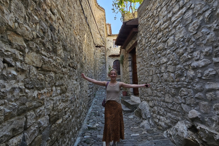 Tour quotidien de Berat 1001 fenêtrestour en anglais