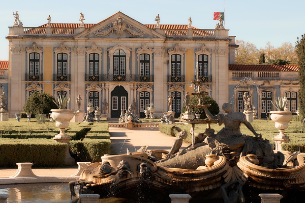 Tour privato: Palazzo nazionale di Queluz, Cascais e Cabo da Roca