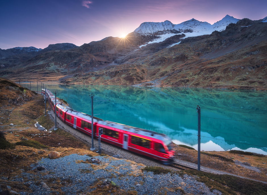 Mit dem Zug durch die Schweizer Alpen: Bernina & St. Moritz ab Mailand Mit dem Zug durch ...