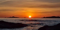 Ajaccio, voyage en mer au coucher du soleil aux Îles Sanguinaires - Hizvo