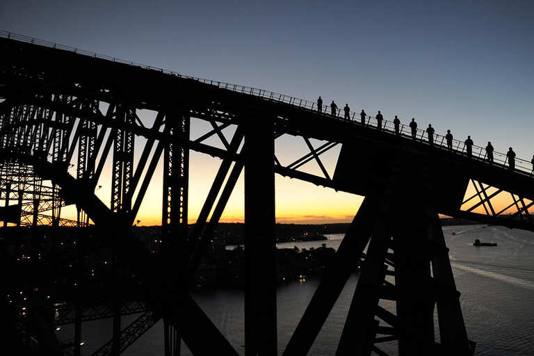 Sydney Harbour BridgeBeklimming: Top SchemeringSydney Harbour BridgeBeklimming: Schemering 15:15