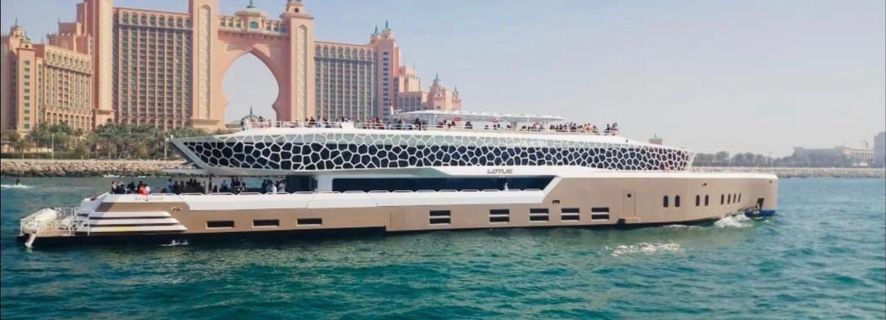 Dubai: Mega Yacht Cruise with Buffet Dinner