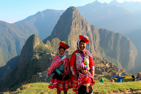 From Cusco: 2-day excursion to Machu Picchu + With Tickets 2-day excursion to Machu Picchu with tickets