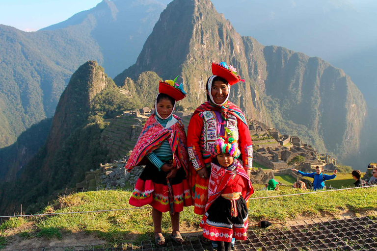 From Cusco: 2-day excursion to Machu Picchu + With Tickets 2-day excursion to Machu Picchu with tickets