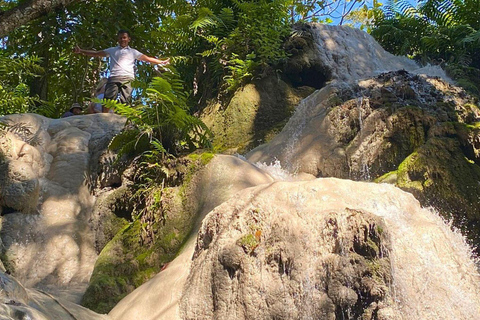 Enjoy Sticky Waterfall & Chet Si Fountain National Park Chiangmai: Sticky Waterfall & Chet Si Fountain National Park