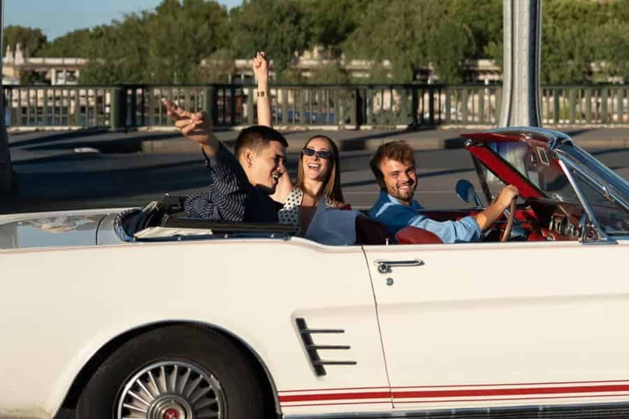 Paris: Vintage-Mustang-Tour & ortskundiger Guide mit Hotelabholung. Foto: GetYourGuide