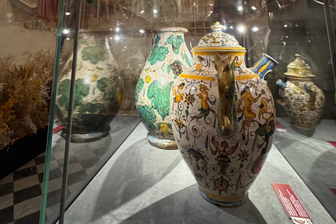 Florence: Guided Tour Europe's oldest pharmacy