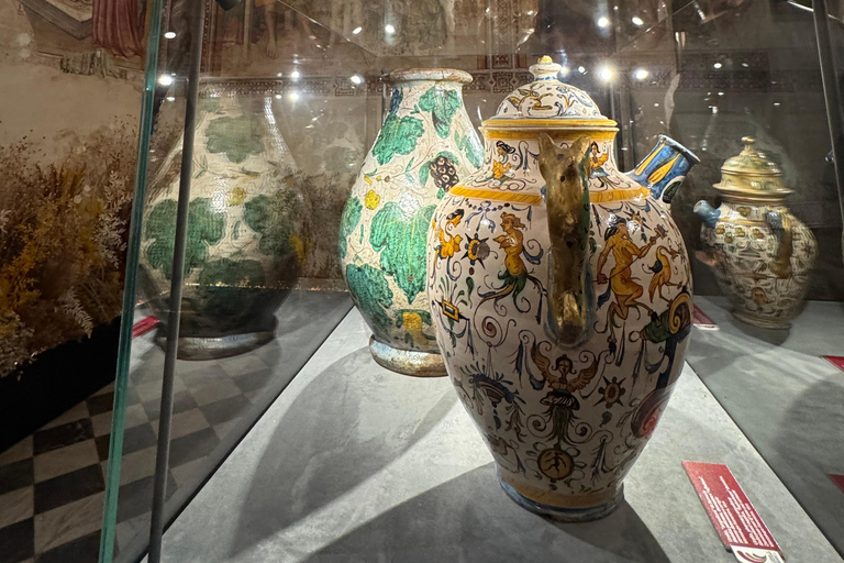 Florence: Guided Tour Europe's oldest pharmacy