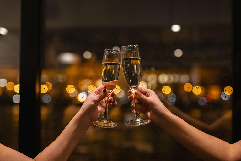 Budapest: St. Stephen's Day Fireworks Cruise with Drink