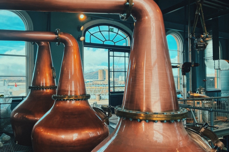 Belfast: Titanic Distillers Premium Tour i degustacja whiskyBelfast: wycieczka premium Titanic Distillers i degustacja whisky