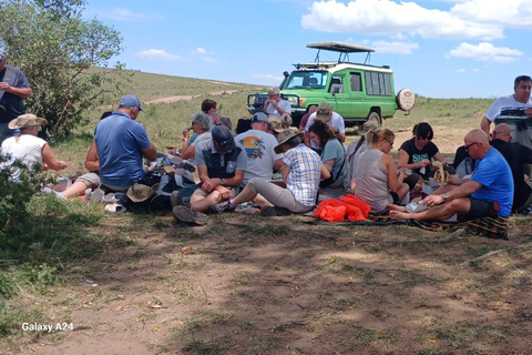 Nairobi: 8-Day Big Five, Culture & Photo Safari 8-Day Big Five, Culture & Photo Safari -Budget accommodation