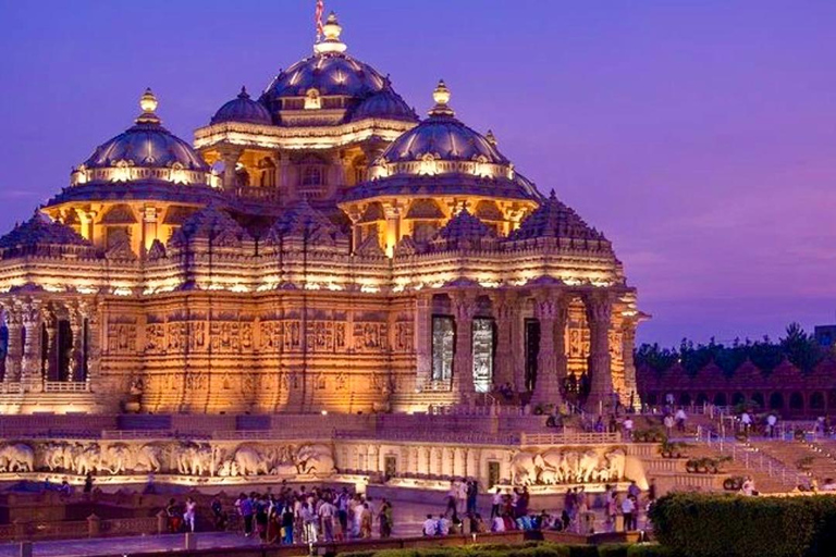 Nuova Delhi: tour serale privato del tempio di Akshardham con spettacolo di luciTour di Nuova Delhi con spettacolo di luci ad Akshardham